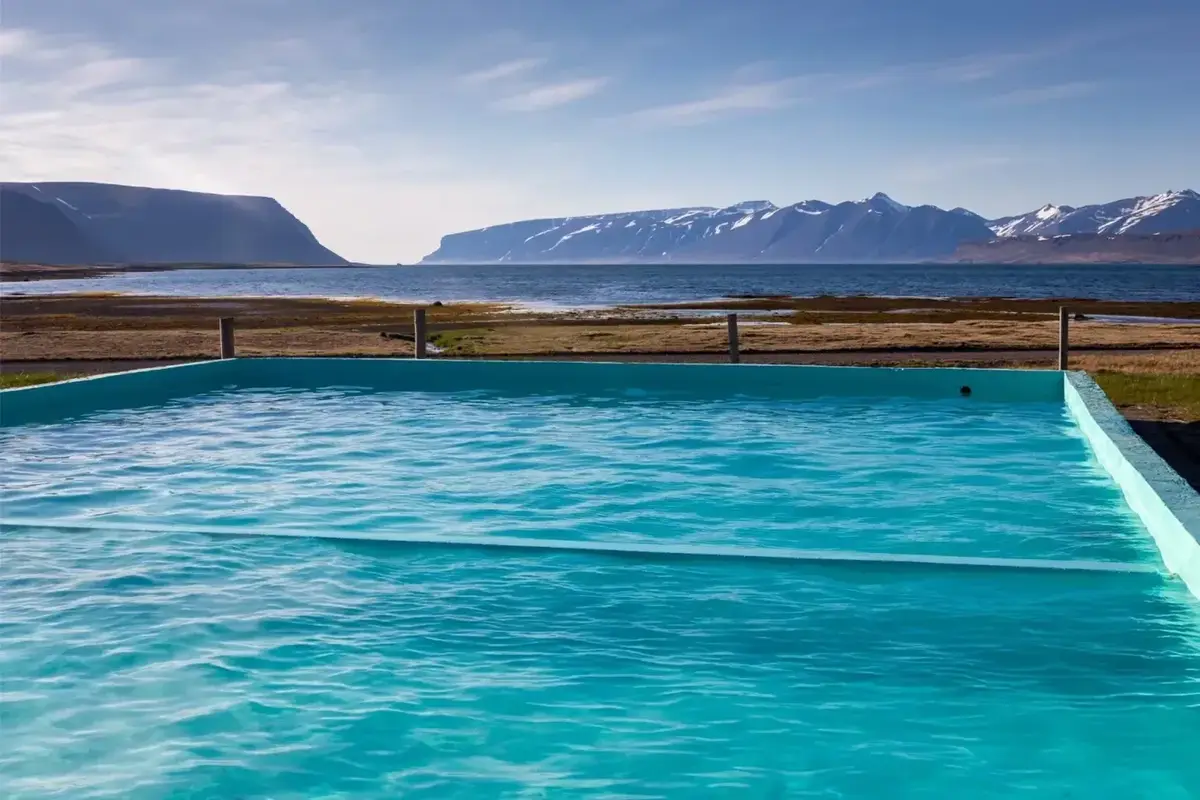 9 Days Iceland Tour Package from Pakistan